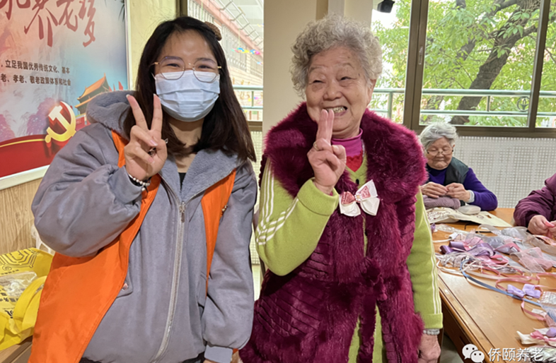 “花心思，传爱意”——手工发夹制作活动